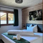 Hirschegg - Modernes Dorfchalet Mit Panorama