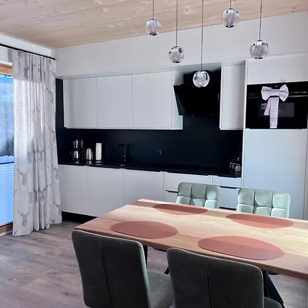 Hirschegg - Modernes Dorfchalet Mit Panorama 洛伊塔施
