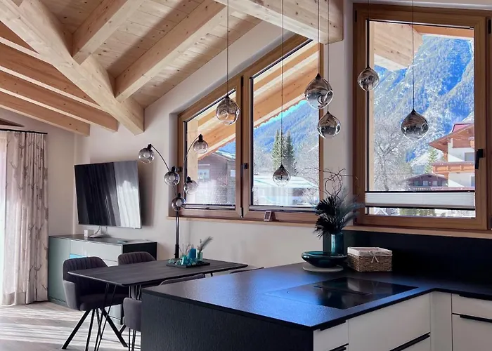 Hirschegg - Modernes Dorfchalet Mit Panorama Leutasch